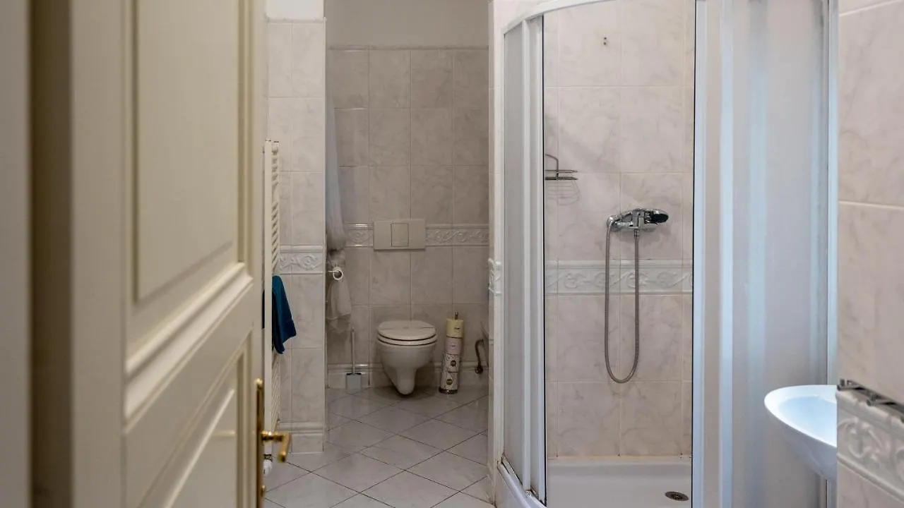 Nux Prague Old Town Square Apartments Masna